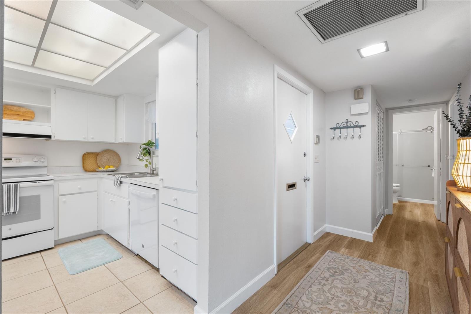 Image 9 of 42 For 3952 Ashwood Lane 37