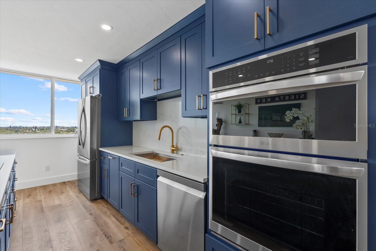 Image 20 of 55 For 4822 Ocean Boulevard 8c