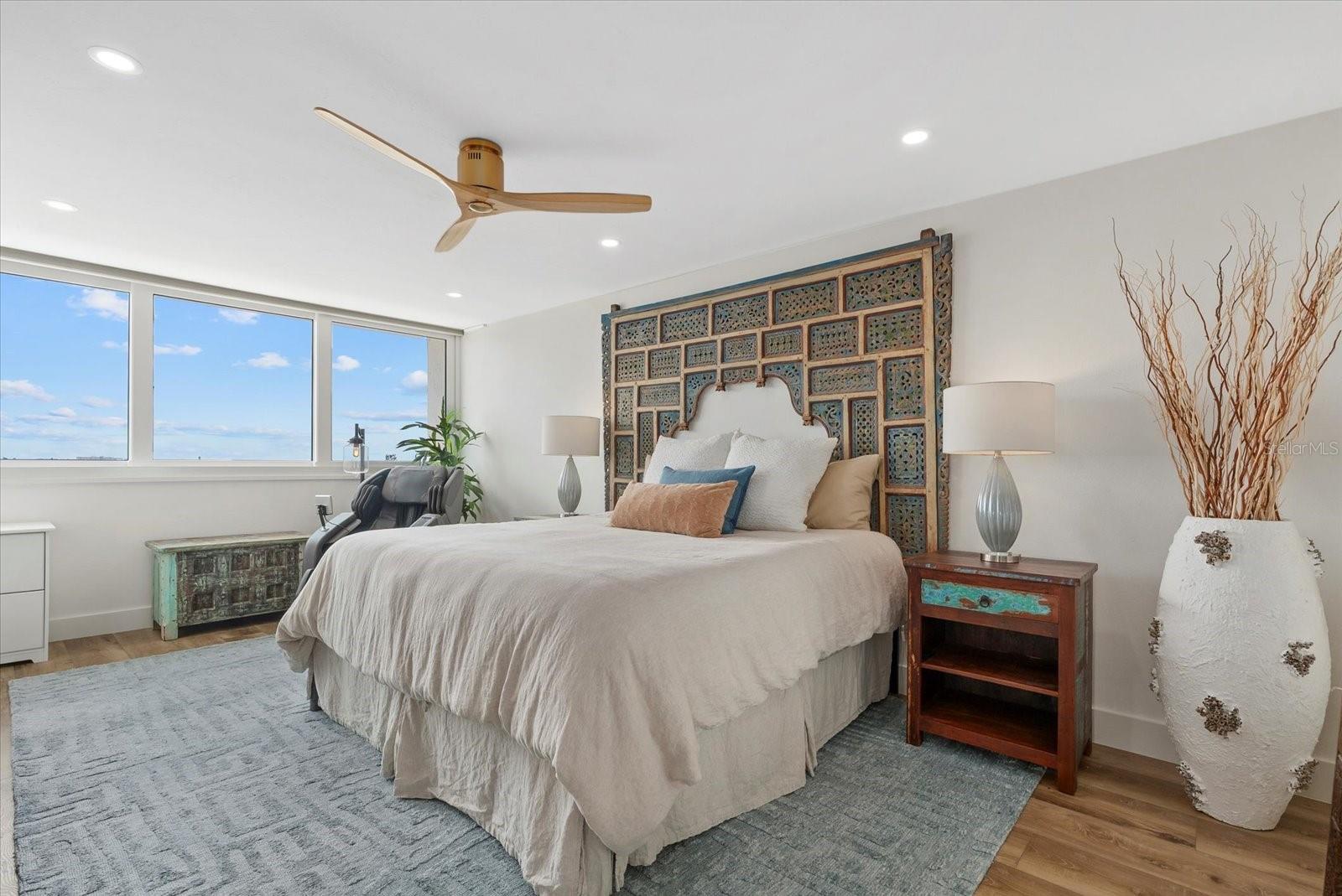Image 23 of 55 For 4822 Ocean Boulevard 8c