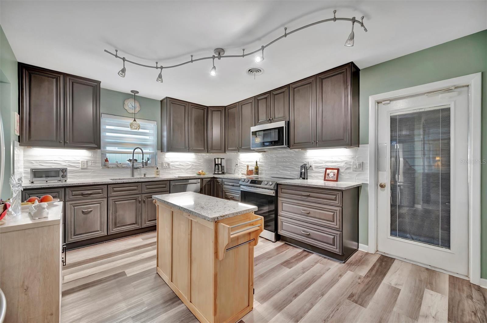Image 15 of 47 For 2804 26th Avenue Drive W
