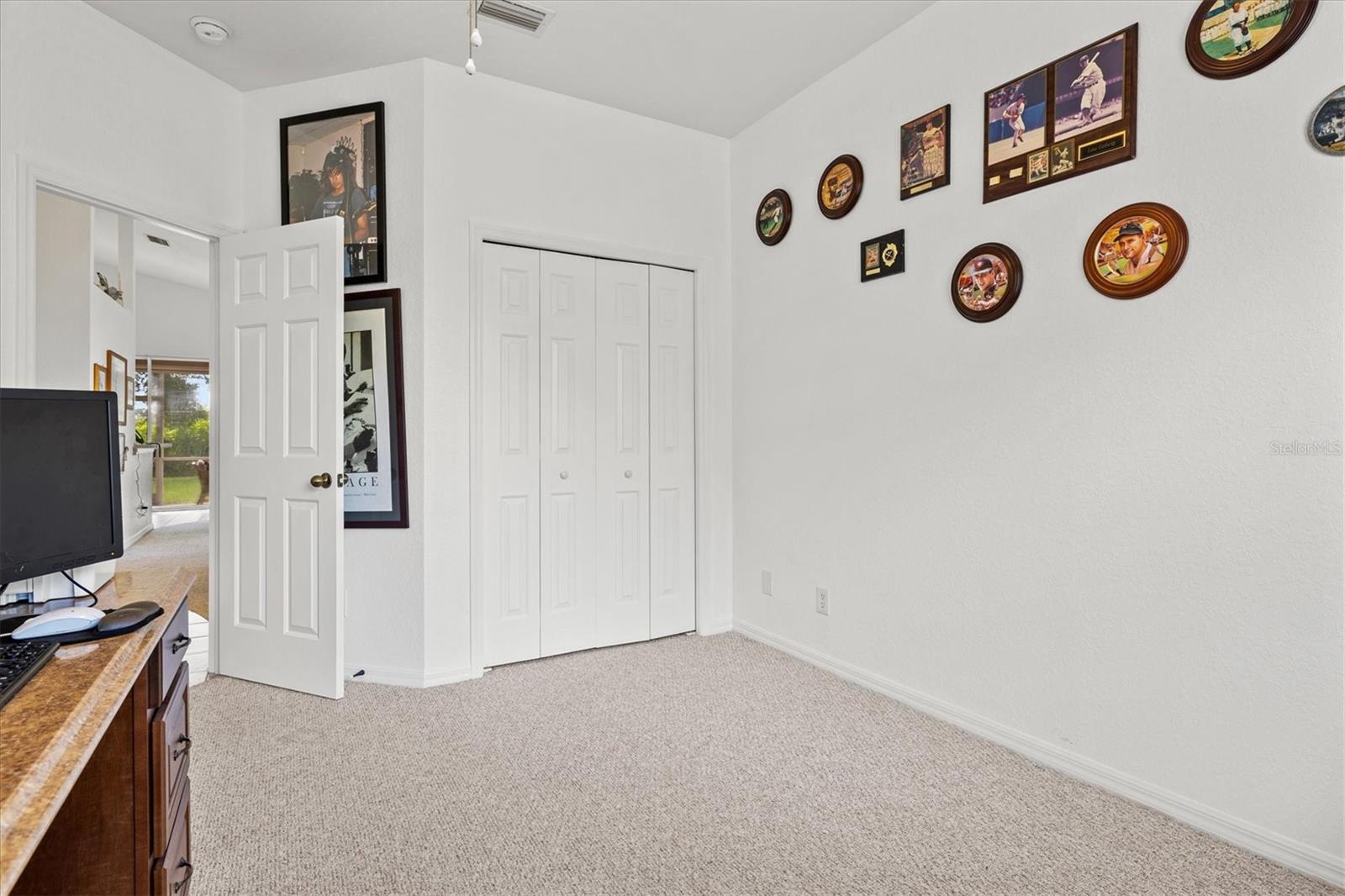 Image 21 of 53 For 1434 Hedgewood Circle