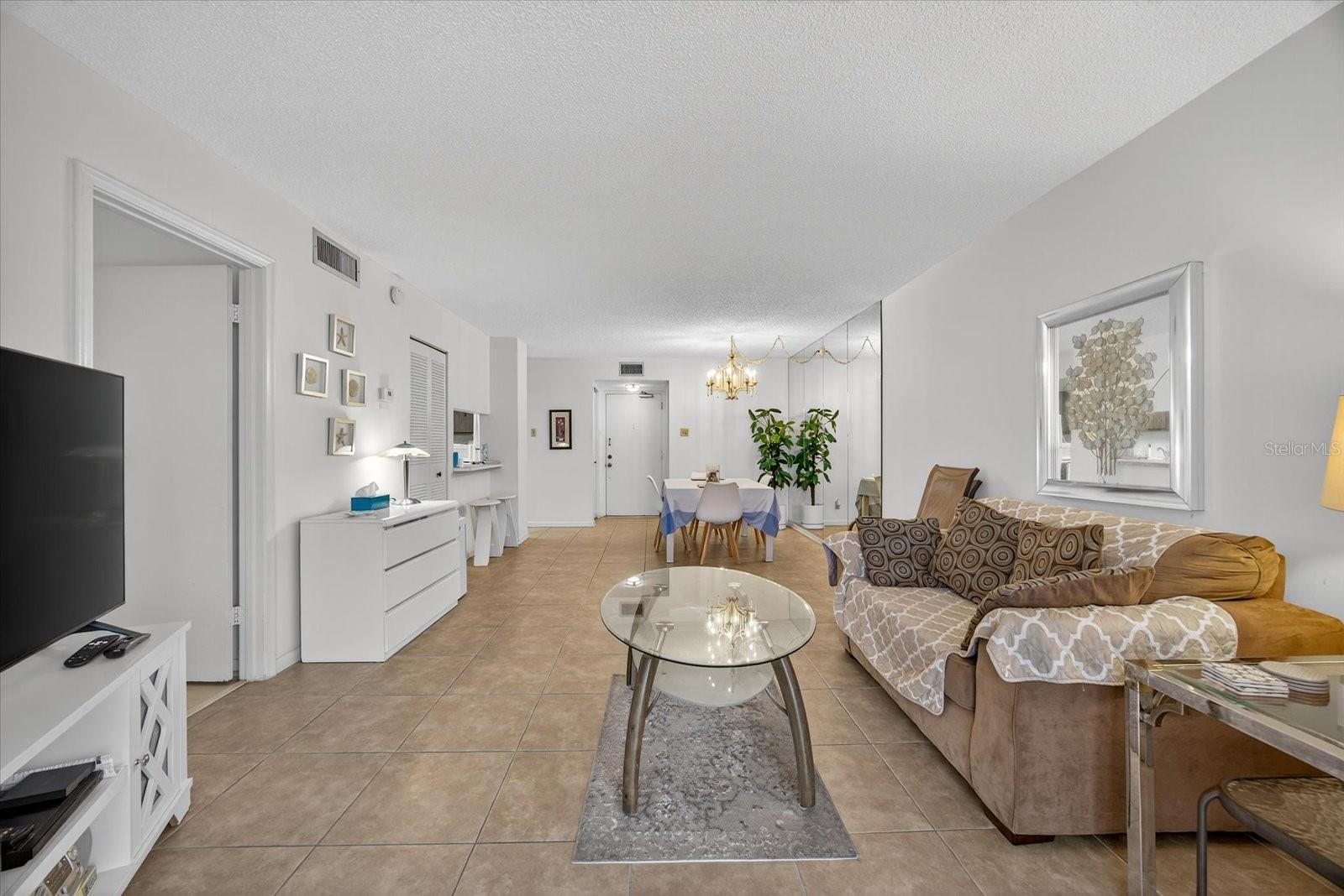 Image 12 of 32 For 6051 Sun Boulevard 403