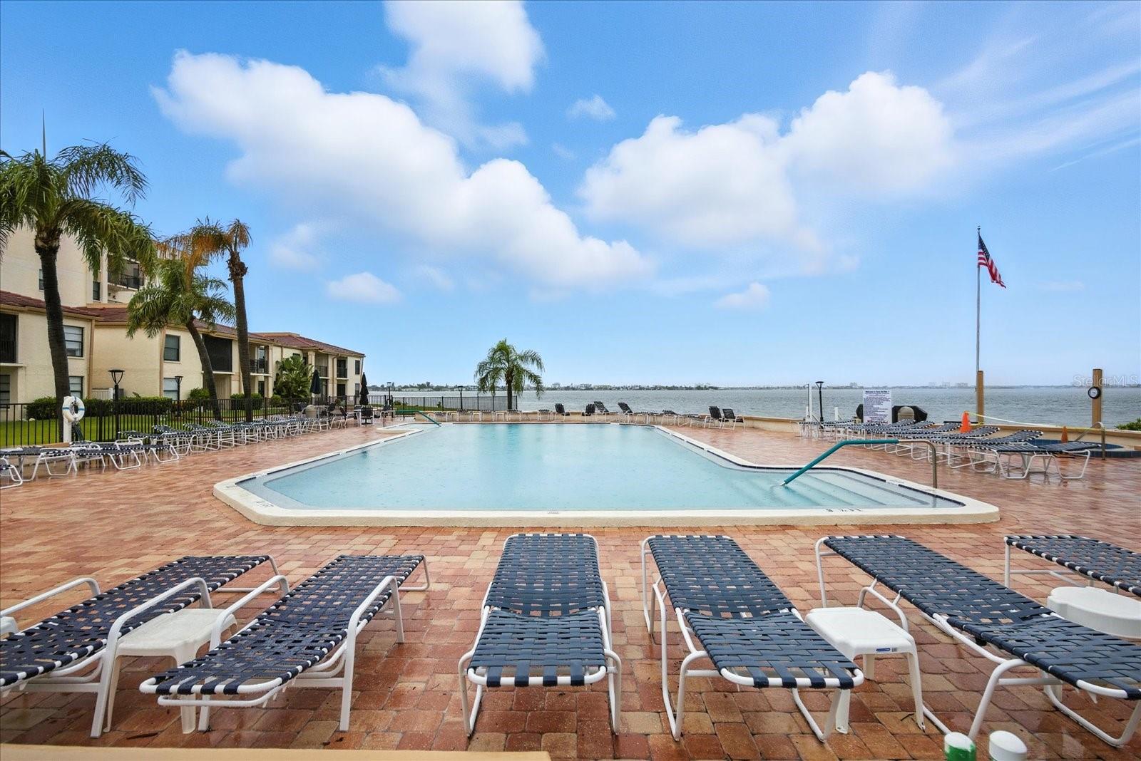 Image 23 of 32 For 6051 Sun Boulevard 403