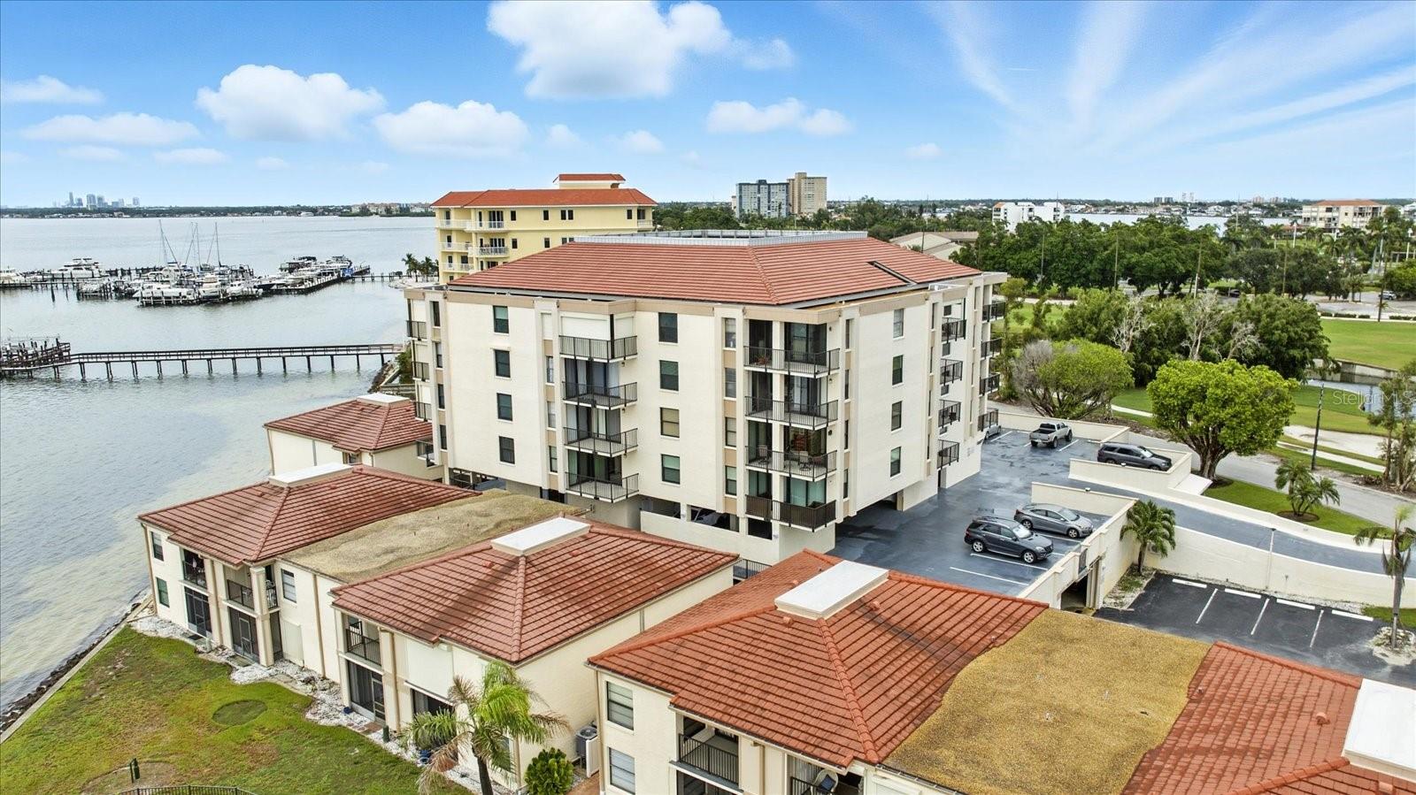 Image 24 of 32 For 6051 Sun Boulevard 403