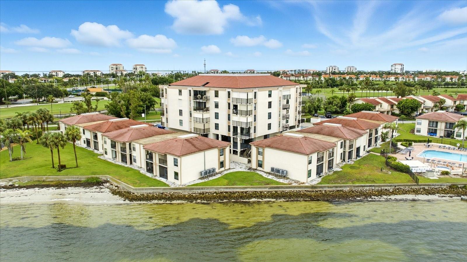 Image 25 of 32 For 6051 Sun Boulevard 403