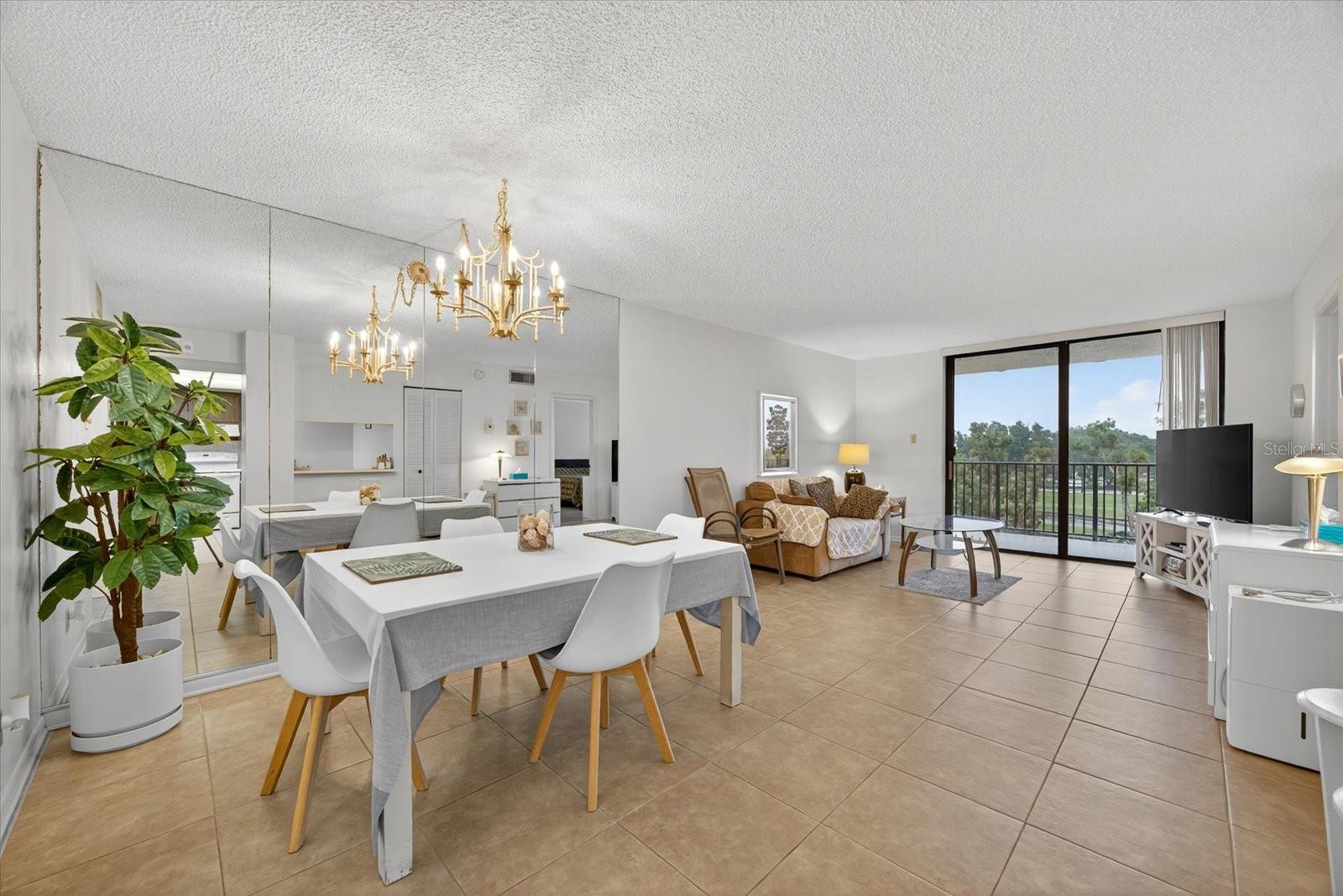 Image 6 of 32 For 6051 Sun Boulevard 403