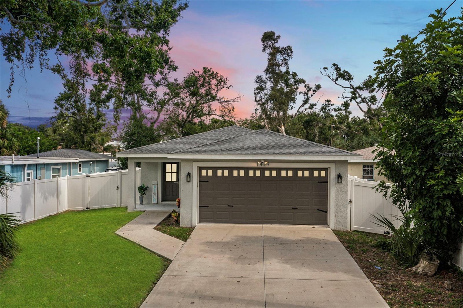 Image 2 of 30 For 1427 18th Street