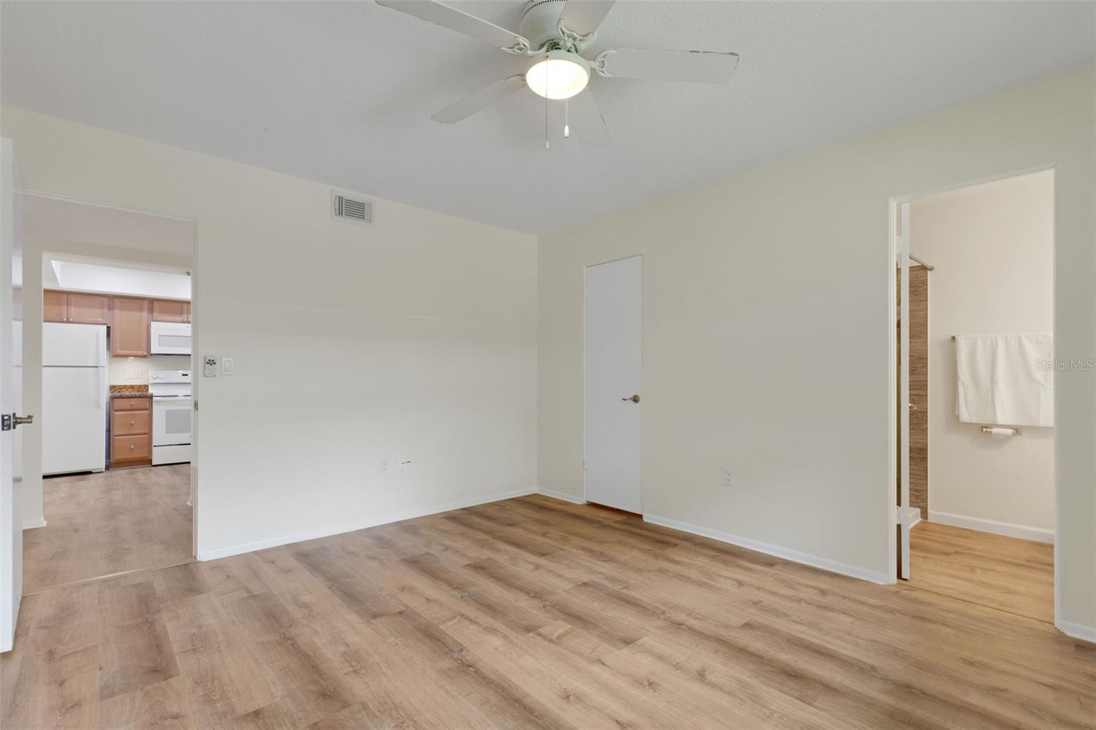 Image 19 of 39 For 66 Strathmore Boulevard
