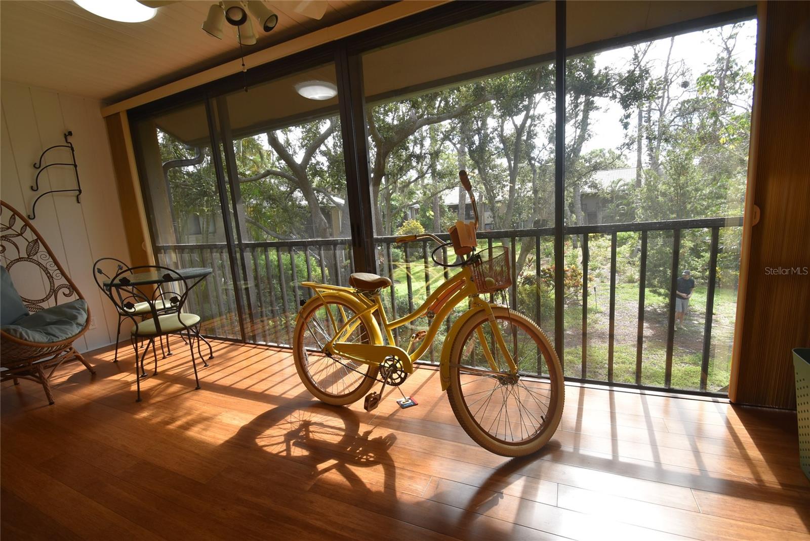 Image 11 of 39 For 1608 Bayhouse Point Drive 401