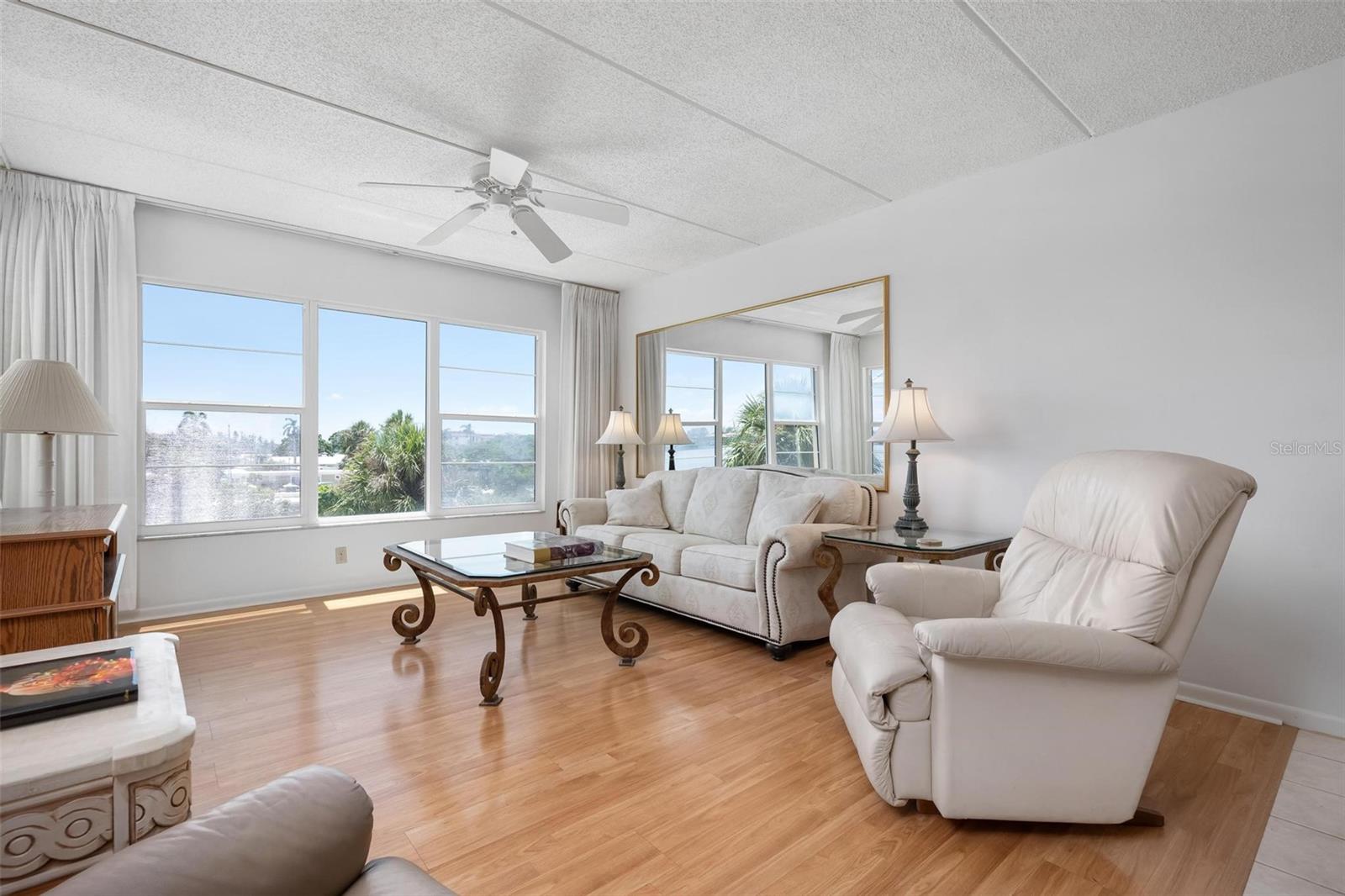 Image 3 of 31 For 3810 Gulf Of Mexico Drive F302