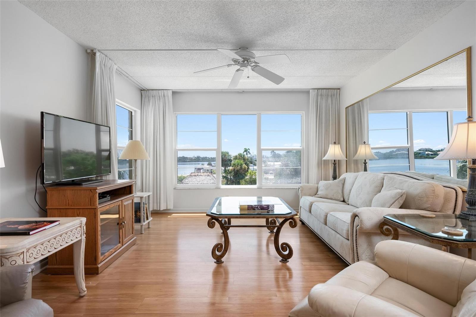 Image 4 of 31 For 3810 Gulf Of Mexico Drive F302