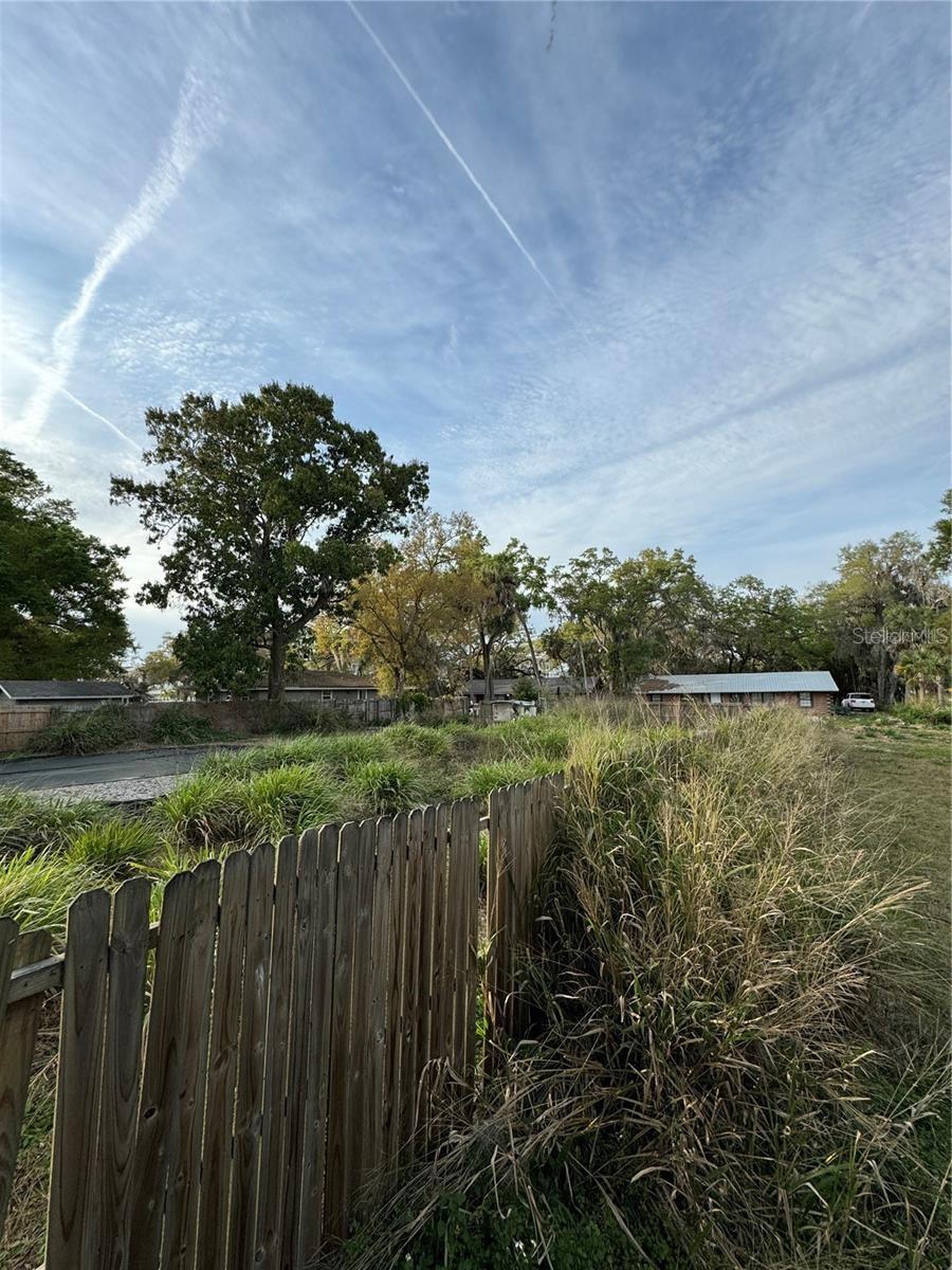 Image 7 of 9 For 1221 4th Avenue E