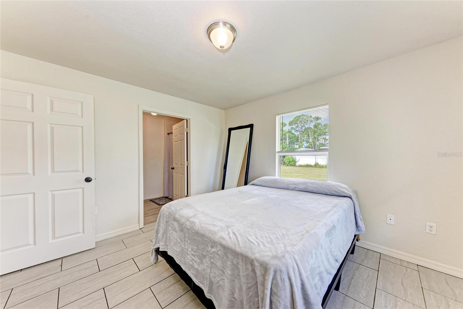 Image 17 of 39 For 1243 Autumn Street