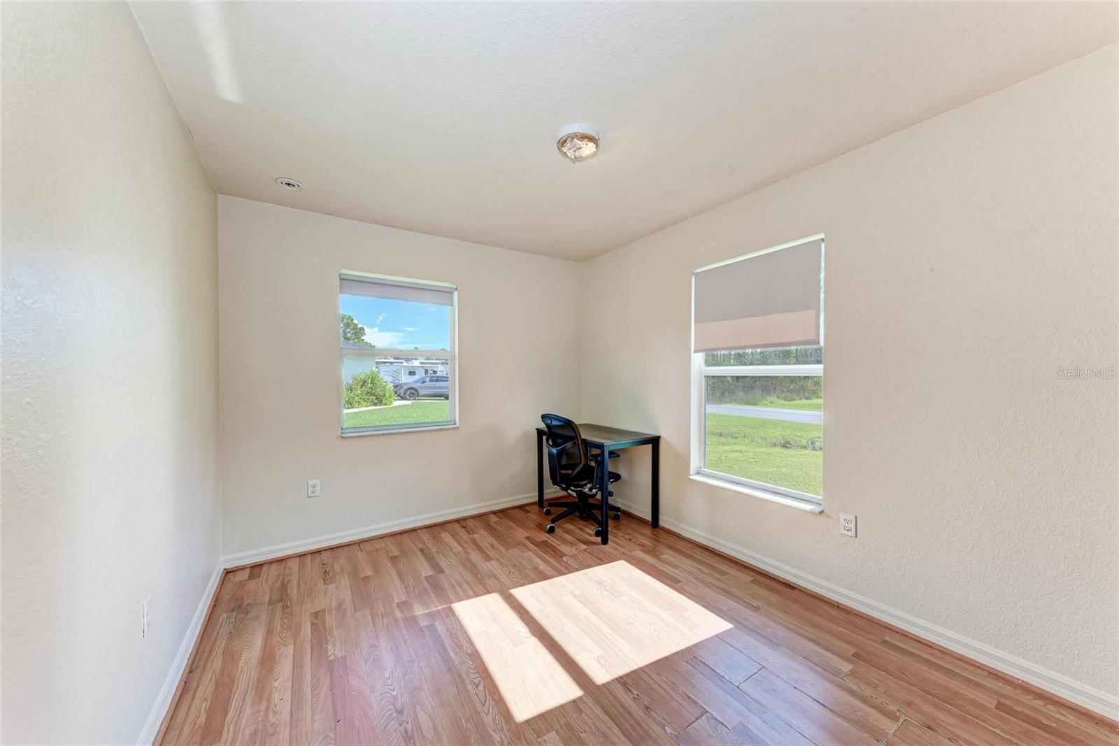 Image 22 of 39 For 1243 Autumn Street