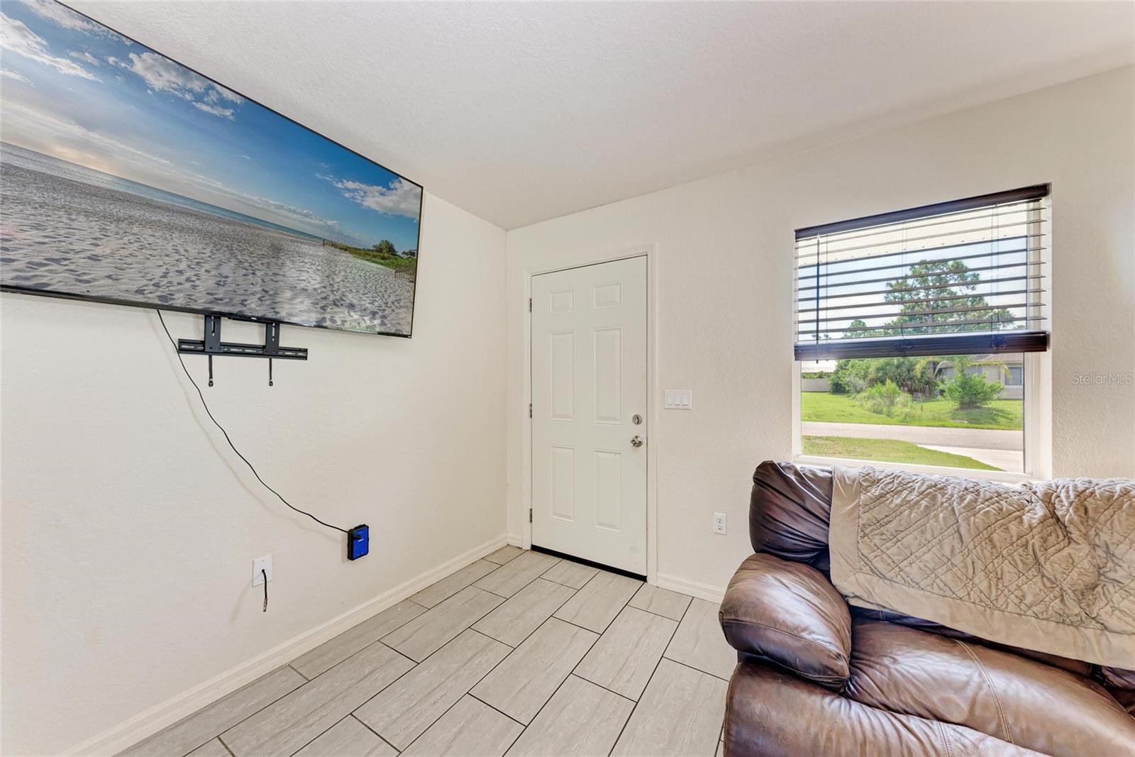 Image 5 of 39 For 1243 Autumn Street