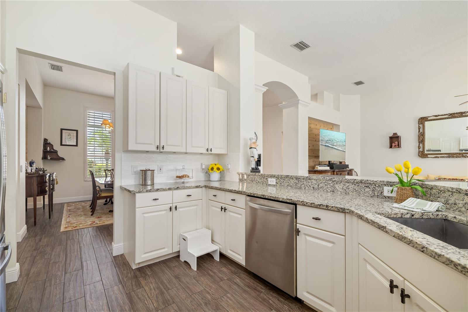 Image 17 of 52 For 8307 Planters Knoll Terrace