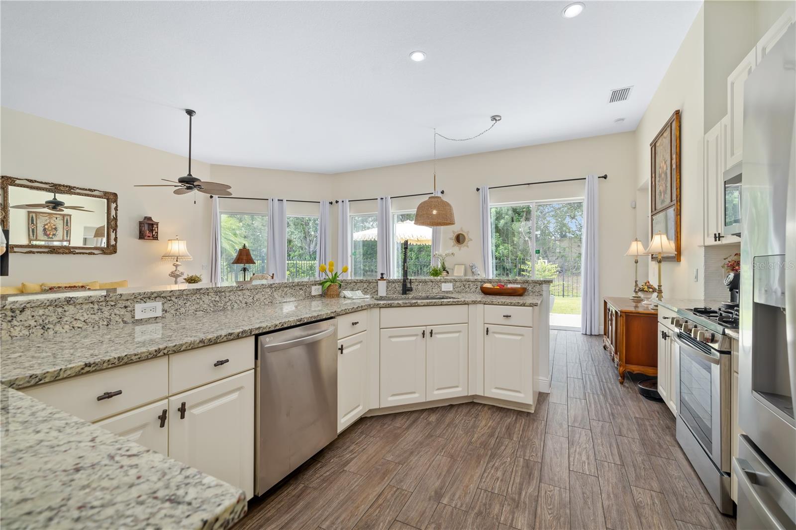 Image 18 of 52 For 8307 Planters Knoll Terrace
