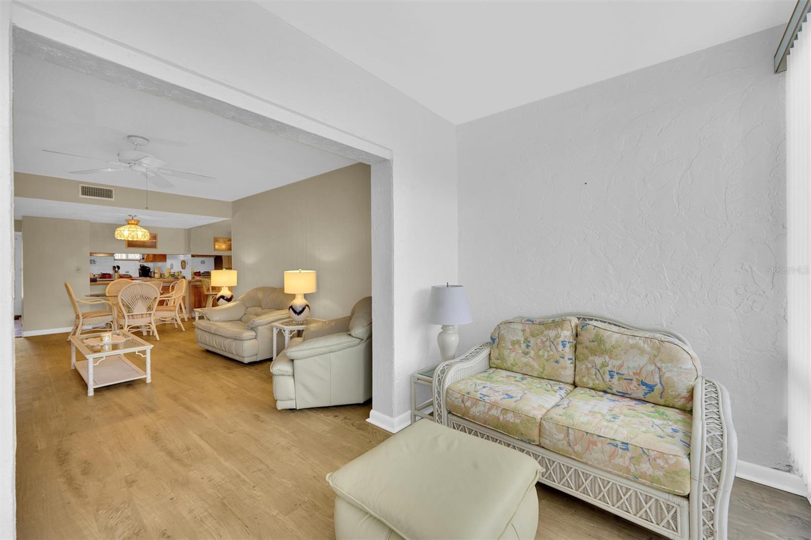 Image 14 of 32 For 22375 Edgewater Drive 114