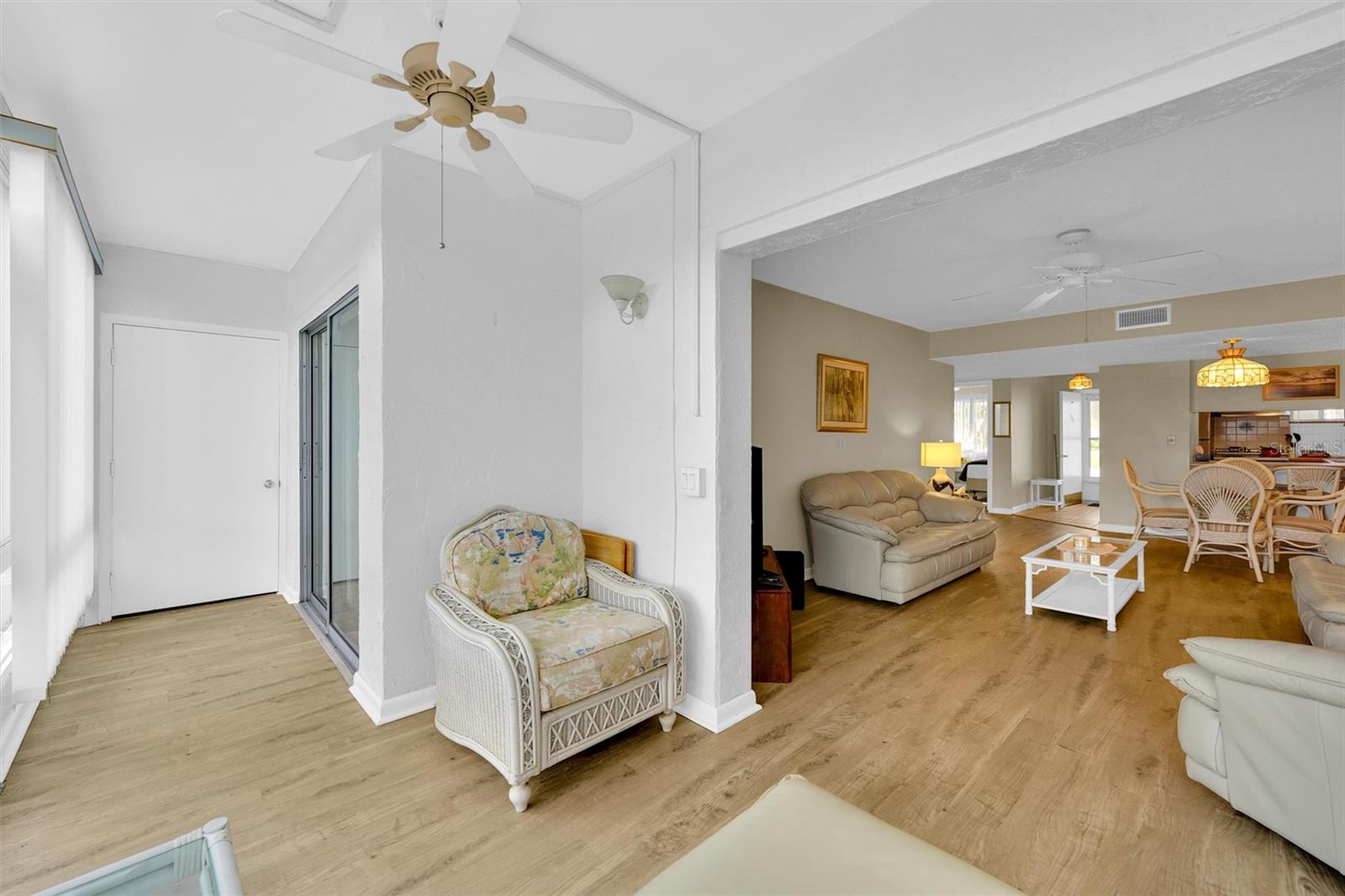 Image 15 of 32 For 22375 Edgewater Drive 114