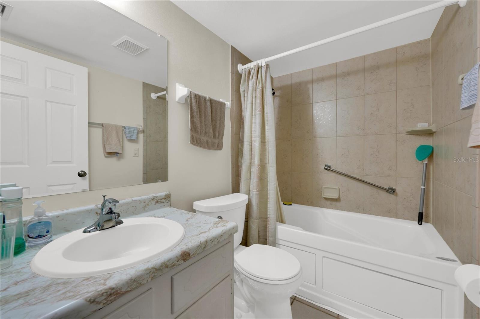 Image 18 of 32 For 22375 Edgewater Drive 114