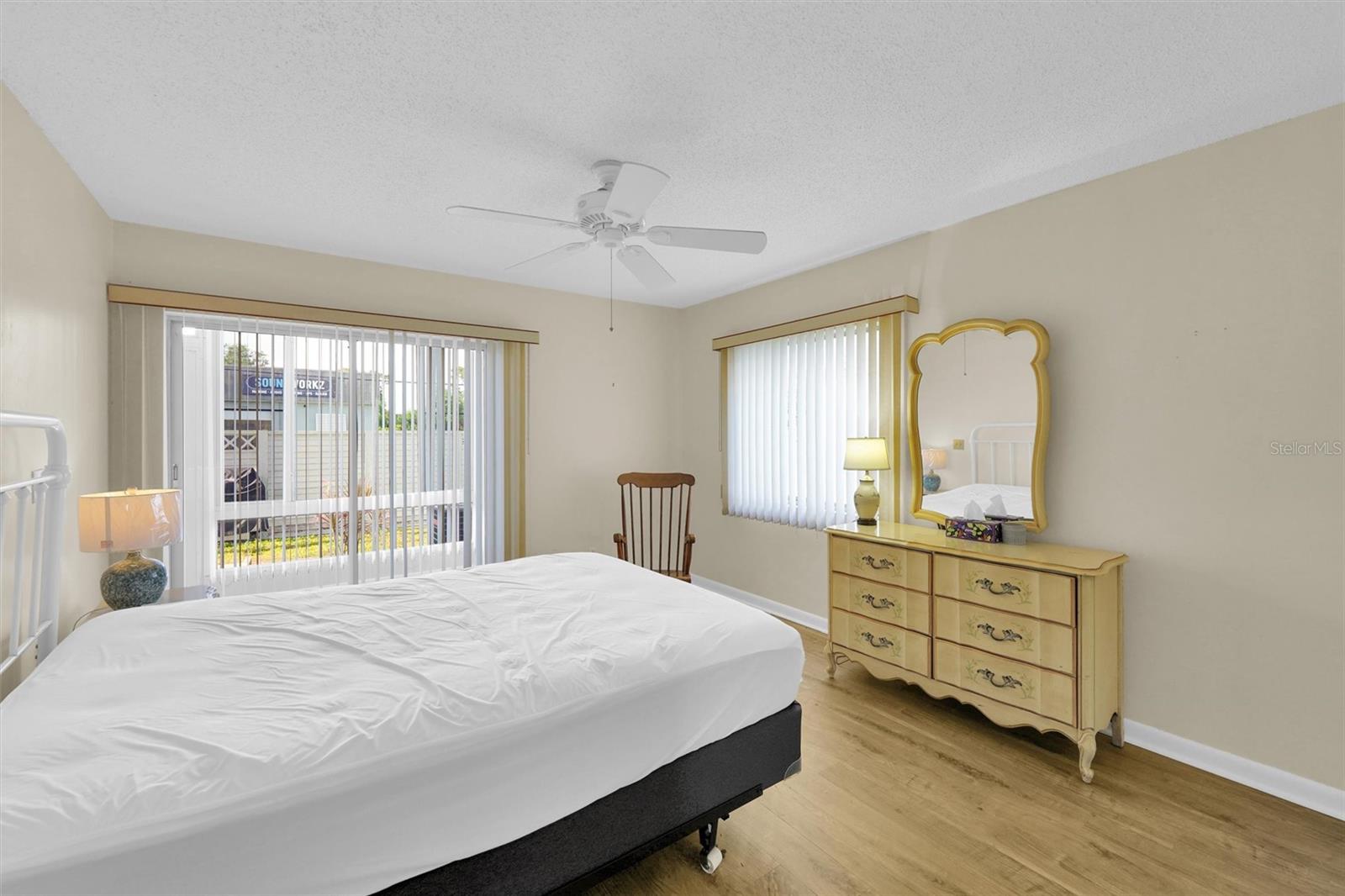 Image 19 of 32 For 22375 Edgewater Drive 114
