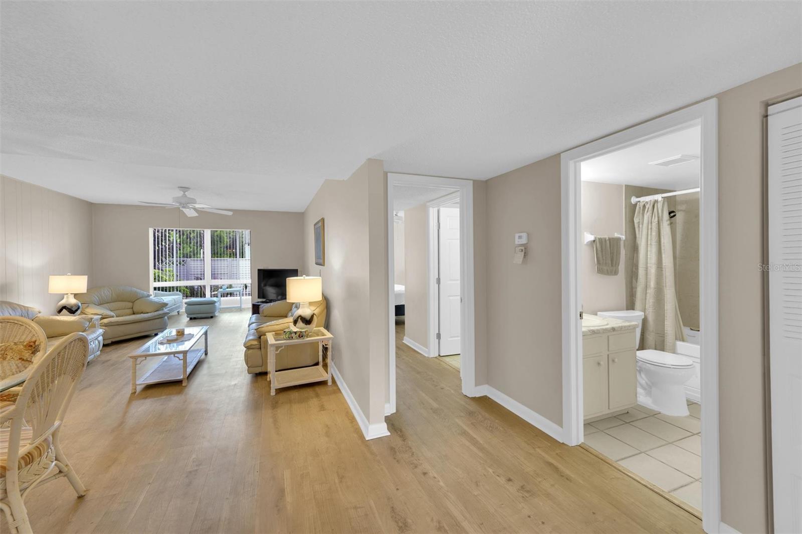 Image 5 of 32 For 22375 Edgewater Drive 114