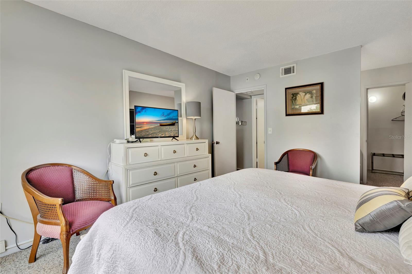 Image 14 of 44 For 6157 Midnight Pass Road E24