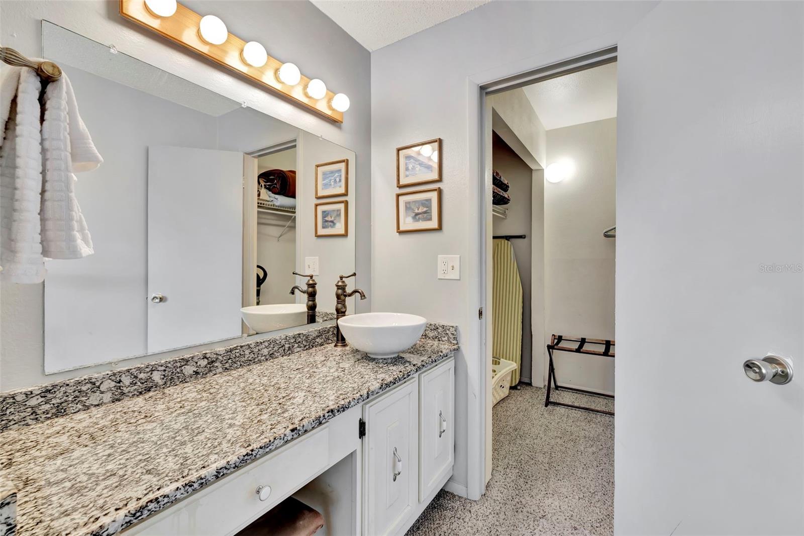 Image 16 of 44 For 6157 Midnight Pass Road E24