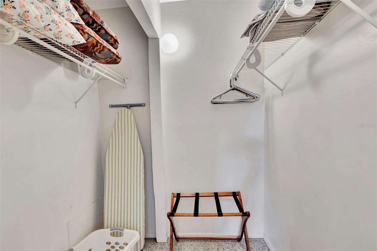 Image 17 of 44 For 6157 Midnight Pass Road E24