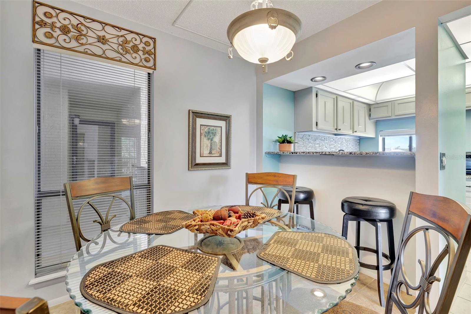 Image 19 of 44 For 6157 Midnight Pass Road E24