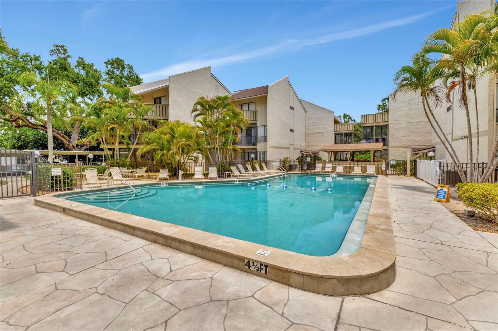 Image 23 of 44 For 6157 Midnight Pass Road E24