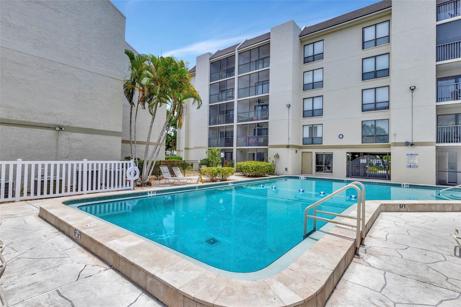 Image 25 of 44 For 6157 Midnight Pass Road E24