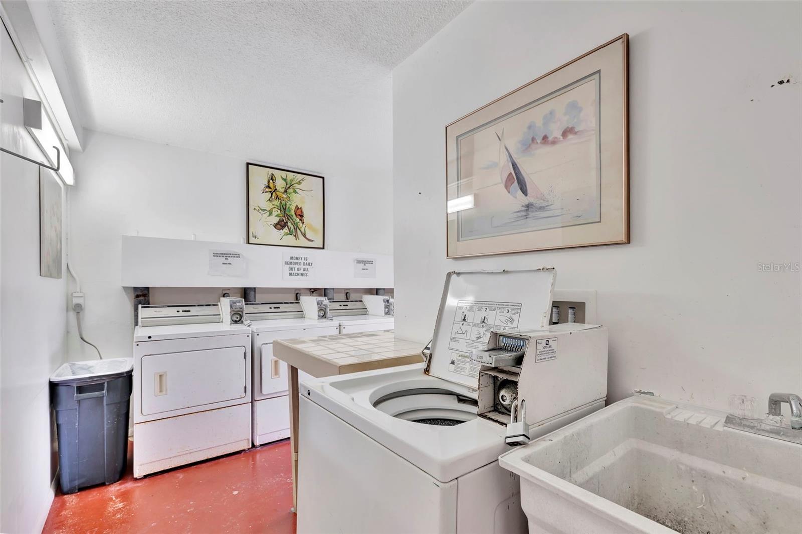 Image 27 of 44 For 6157 Midnight Pass Road E24