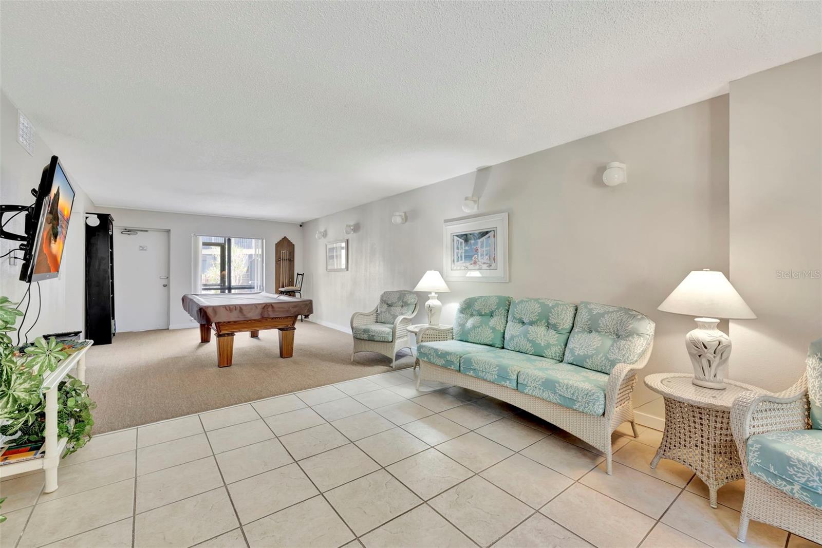 Image 28 of 44 For 6157 Midnight Pass Road E24