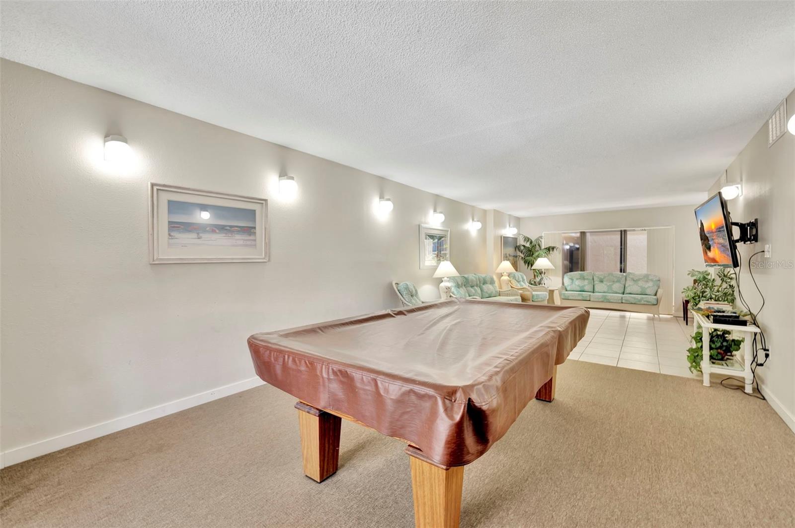 Image 29 of 44 For 6157 Midnight Pass Road E24