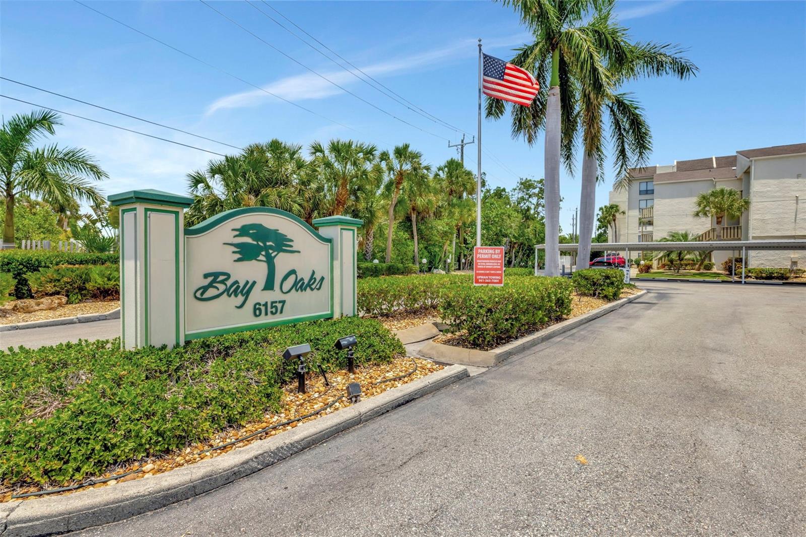 Image 33 of 44 For 6157 Midnight Pass Road E24