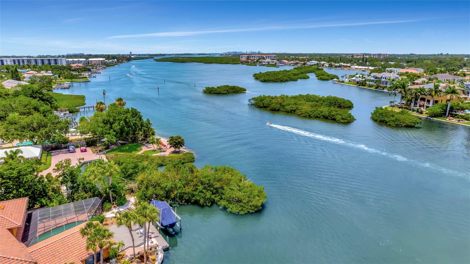 Image 41 of 44 For 6157 Midnight Pass Road E24