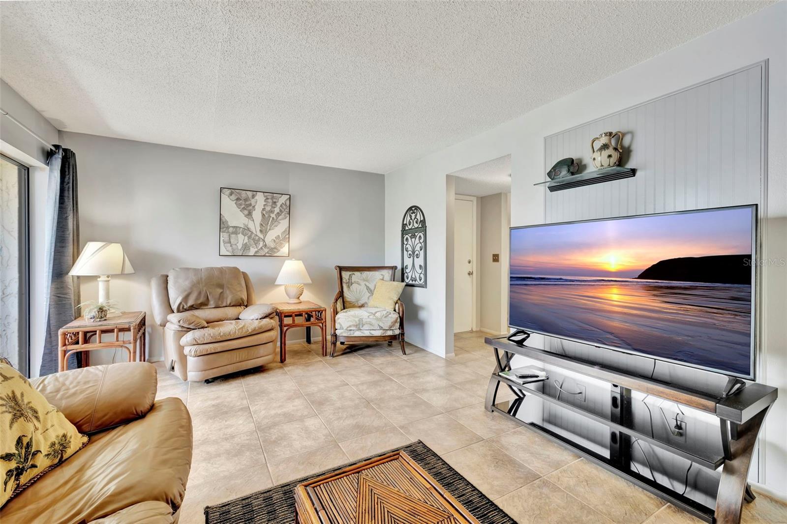 Image 7 of 44 For 6157 Midnight Pass Road E24