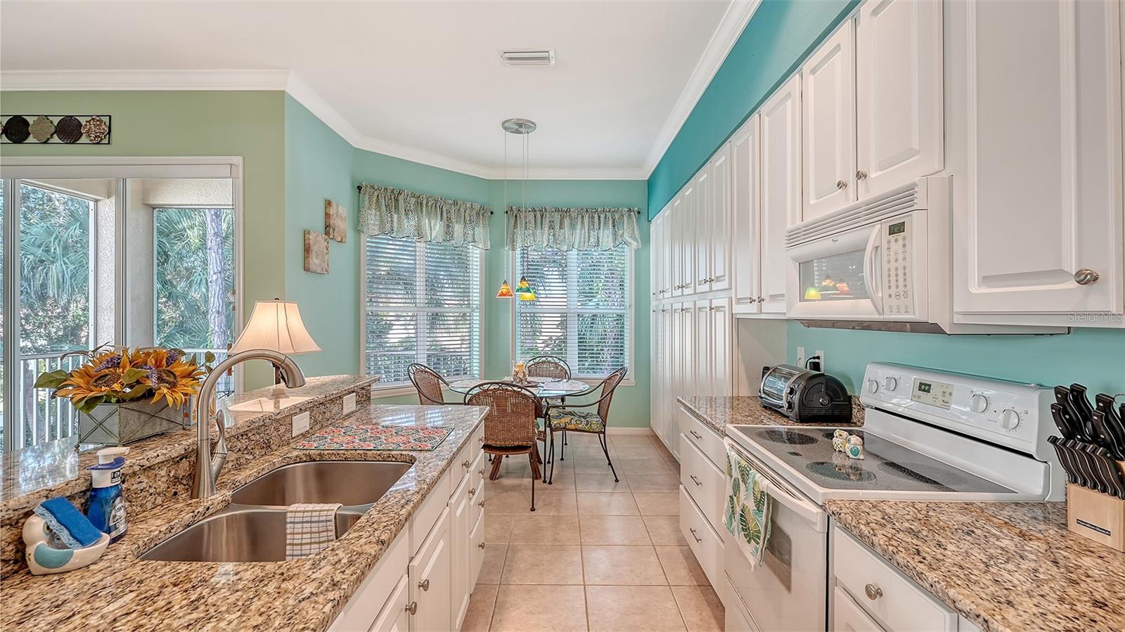 Image 17 of 49 For 804 Ravinia Circle 804