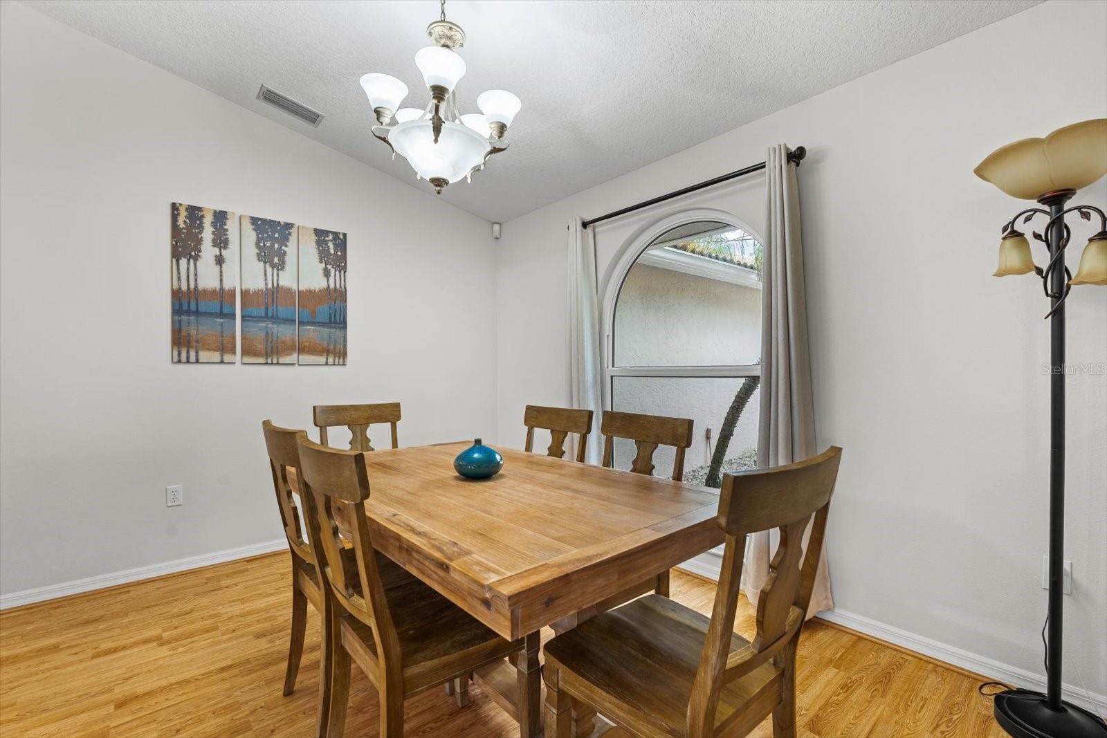 Image 17 of 44 For 3339 Sheffield Circle