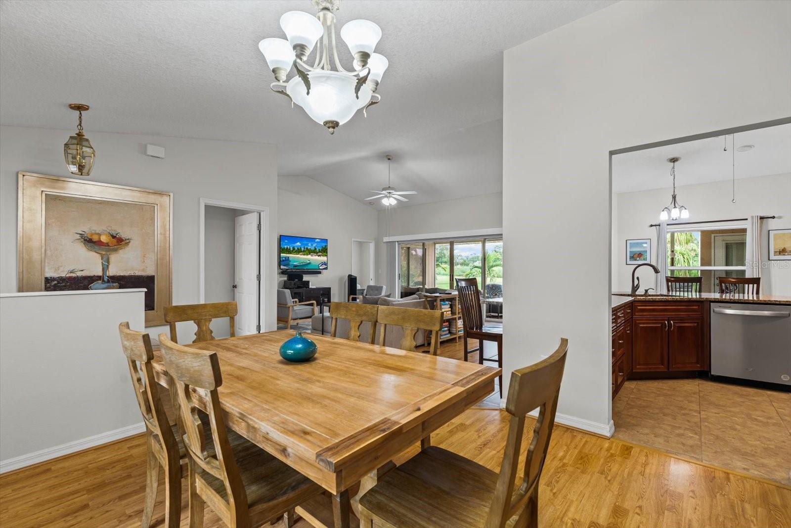 Image 18 of 44 For 3339 Sheffield Circle