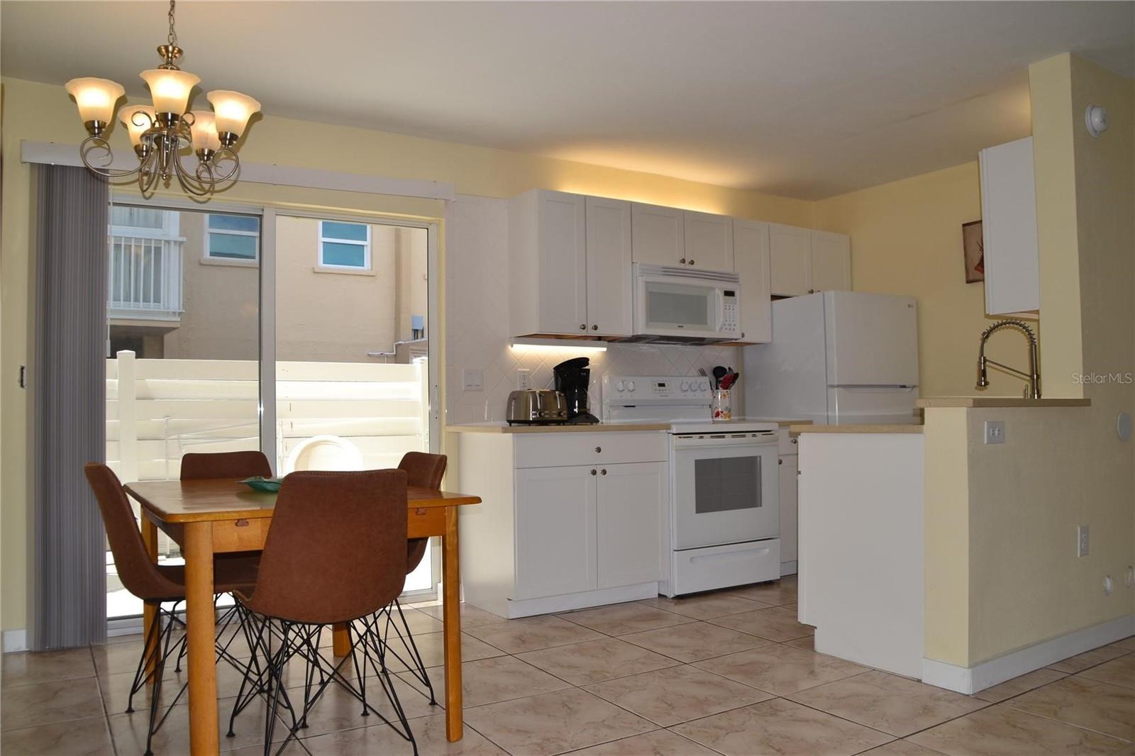 Image 4 of 30 For 1275 Tarpon Center Drive 107