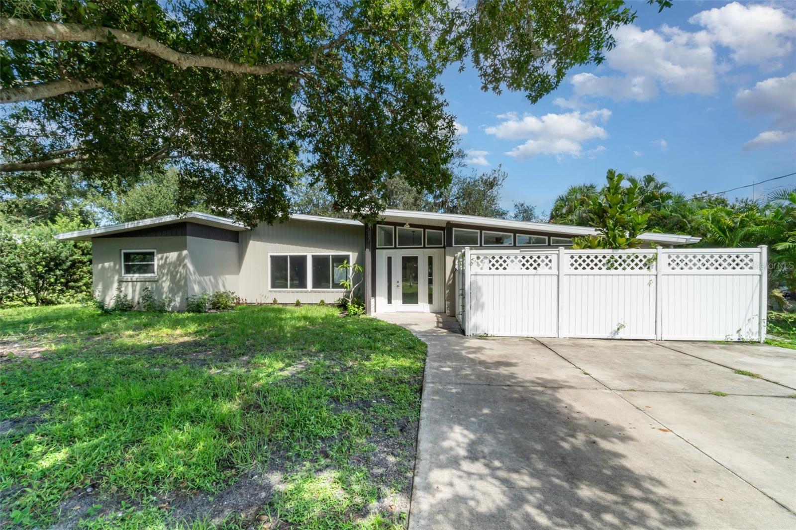 Image 2 of 38 For 4497 Northshore Drive
