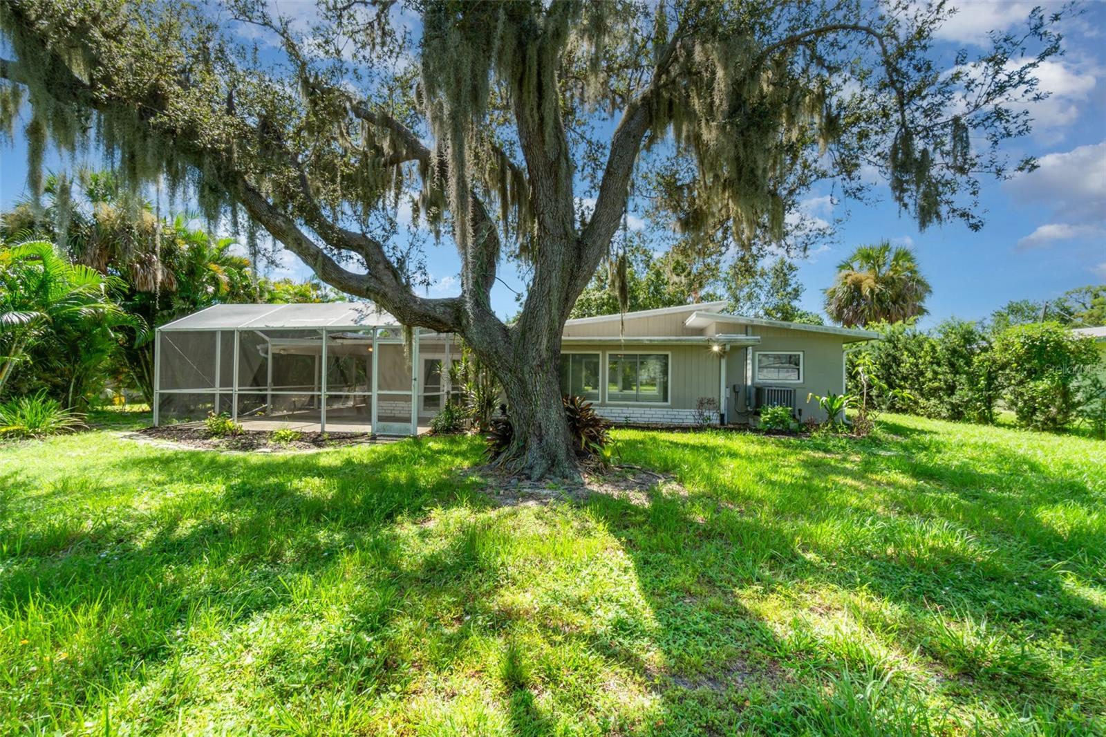 Image 31 of 38 For 4497 Northshore Drive