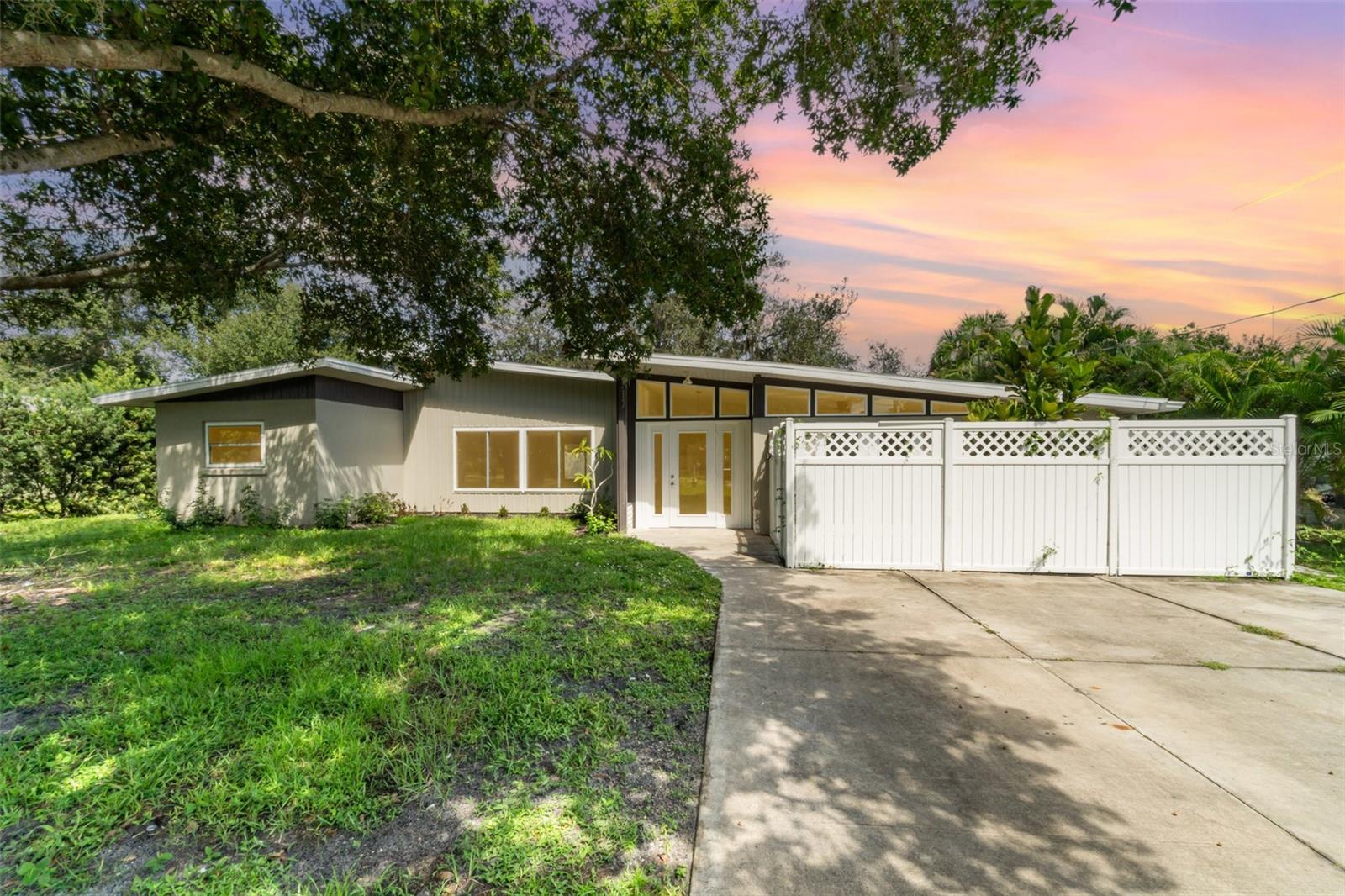 Image 33 of 38 For 4497 Northshore Drive