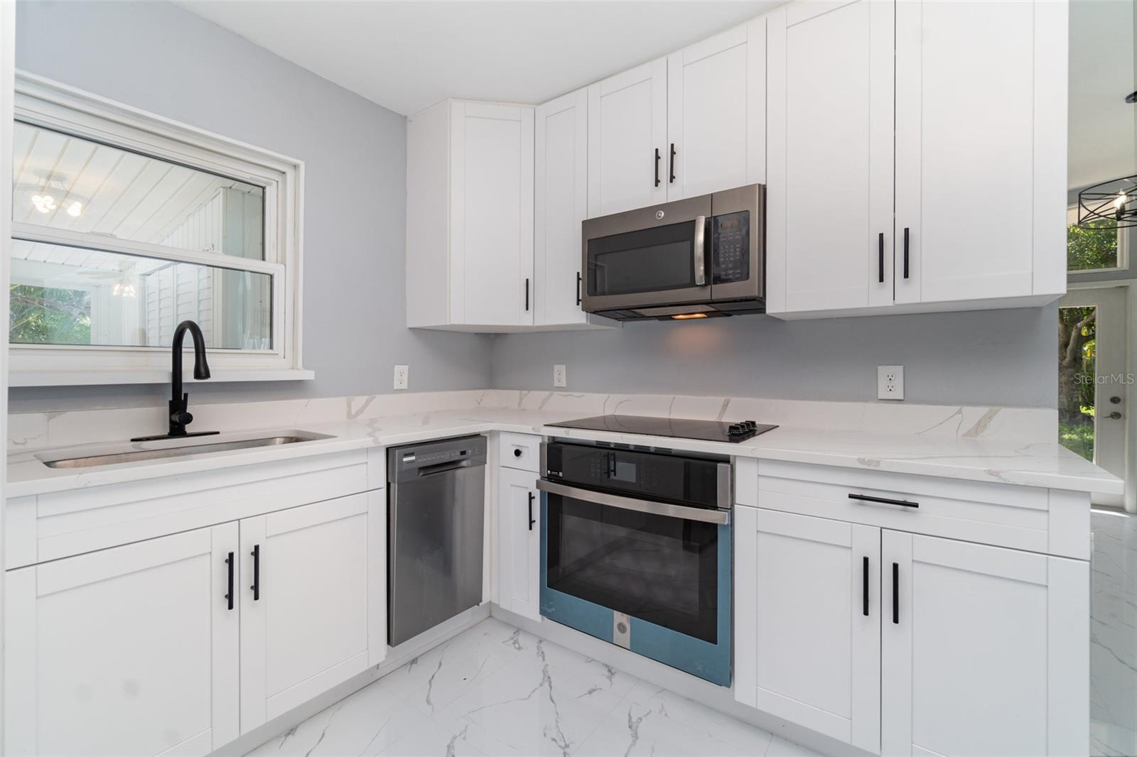 Image 6 of 38 For 4497 Northshore Drive
