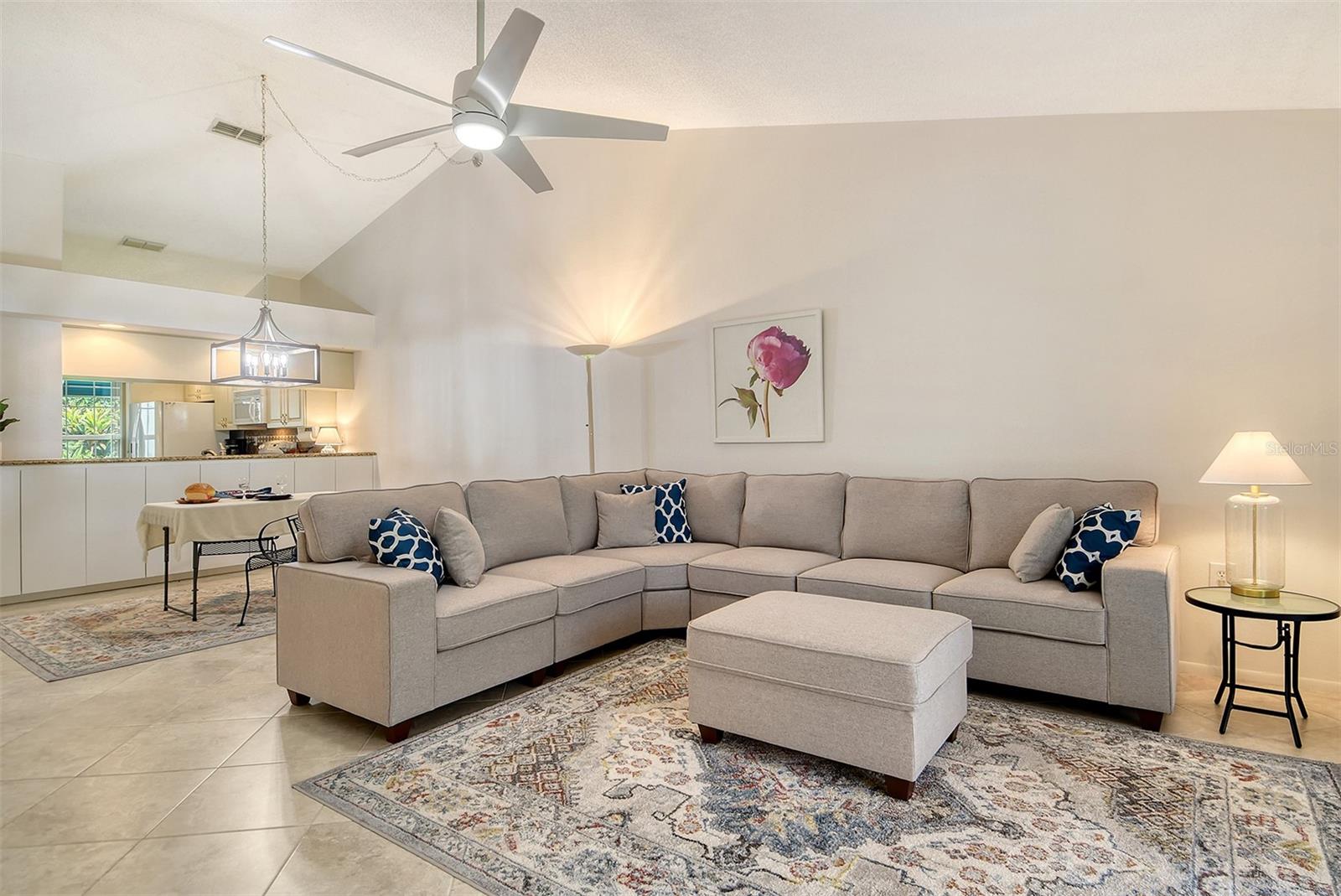 Image 16 of 59 For 5956 Clubside Drive 7651