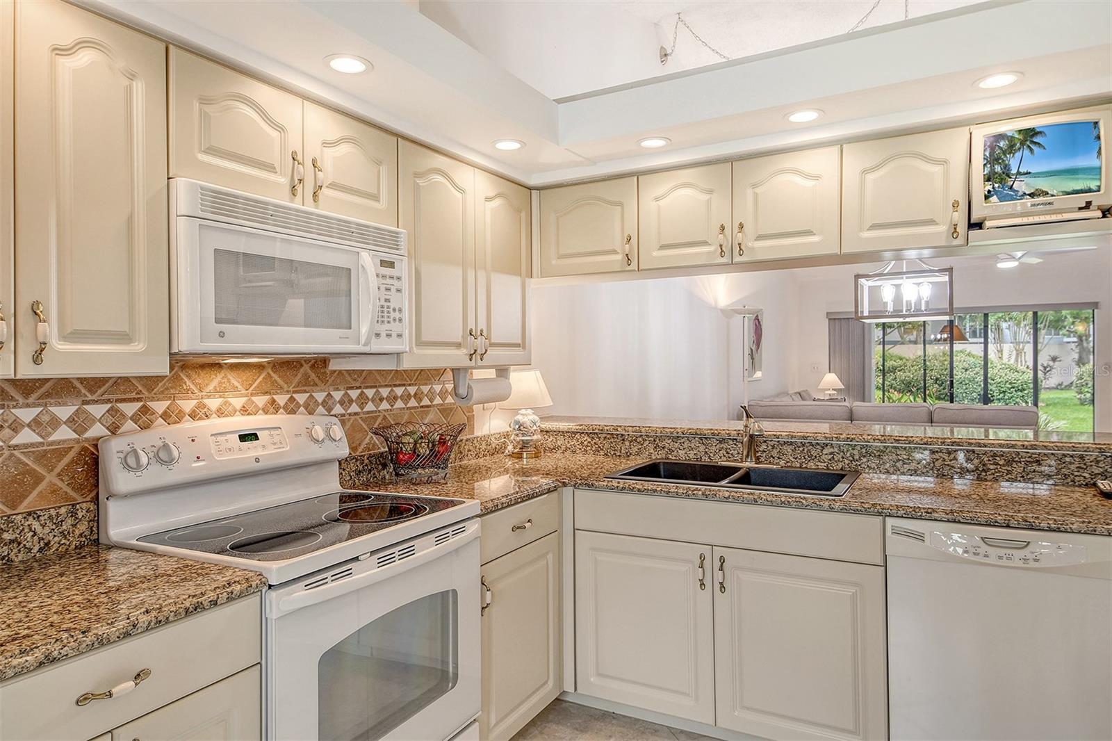 Image 24 of 59 For 5956 Clubside Drive 7651
