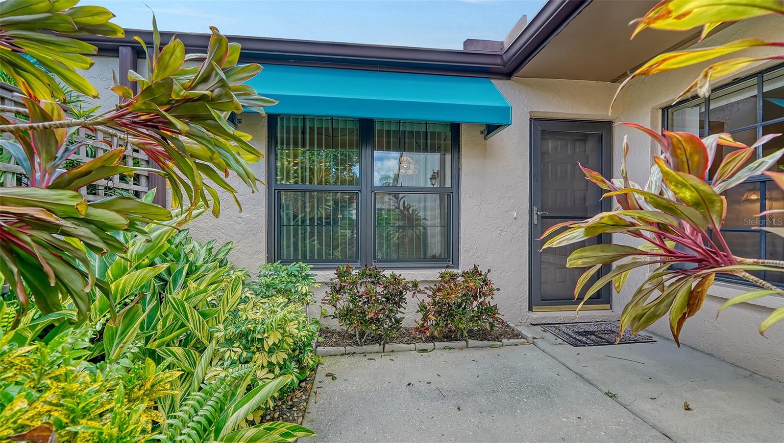 Image 3 of 59 For 5956 Clubside Drive 7651