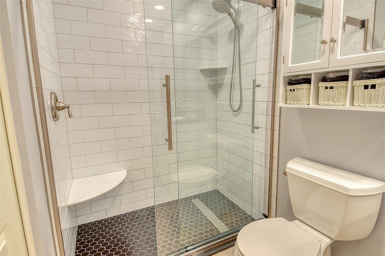 Image 31 of 59 For 5956 Clubside Drive 7651